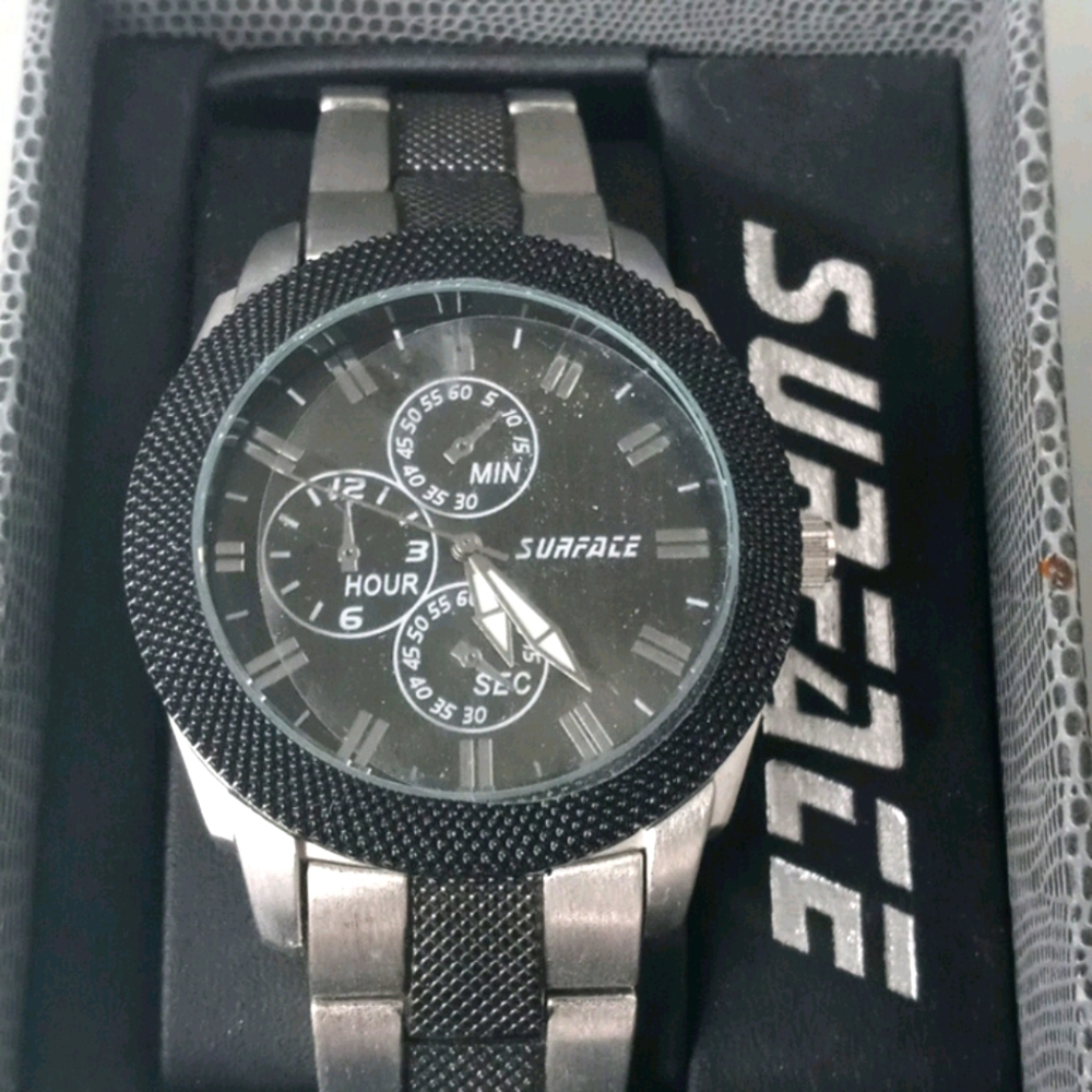 Mens surface watch